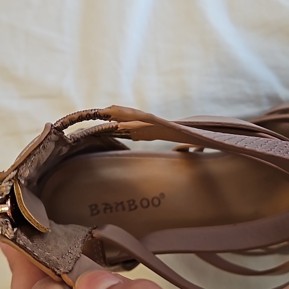 Nude Strapy Heels Size 8.5 - Picture 5 of 6